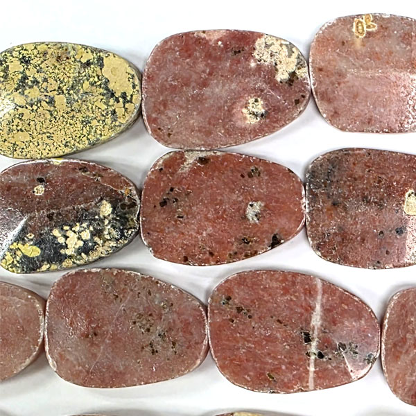 SPICY JASPER D. FACETED FREEFORM 28X40MM